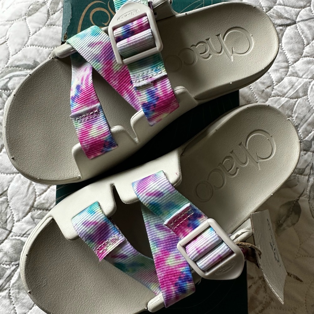 NWT Chaco Chillos Sandals Kids Size 2M Tie Dye